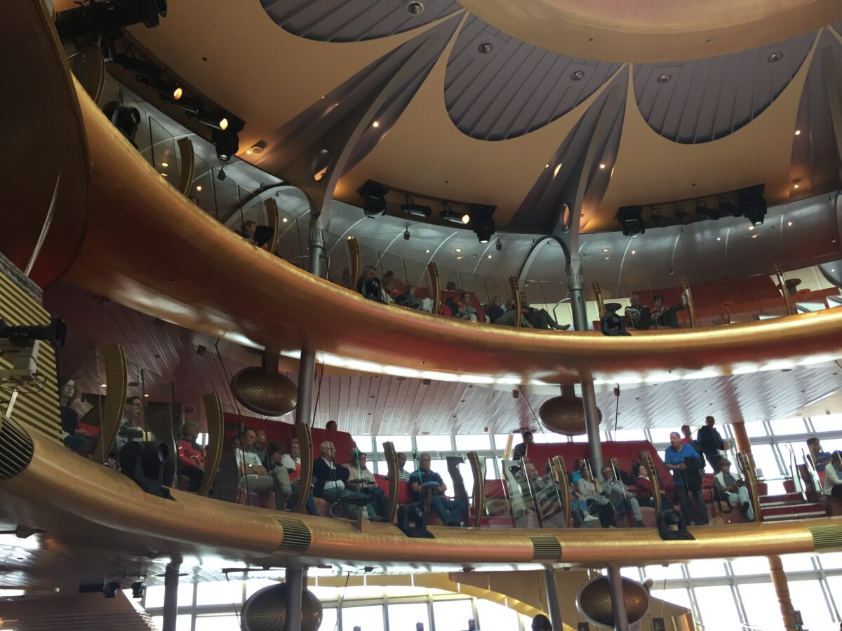 Das Atrium auf der AIDA Diva