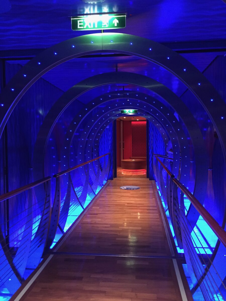 Zur Disco auf der AIDA Diva