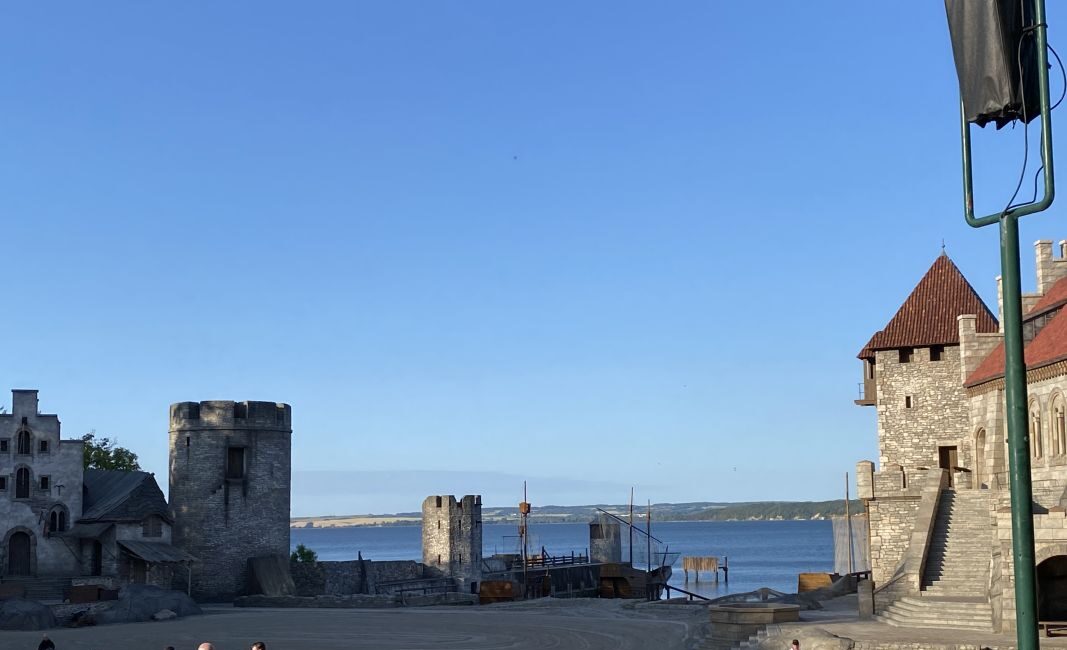 Szene aus der Episode Gotland unter Feuer bei den Störtebekker Festspielen 2023