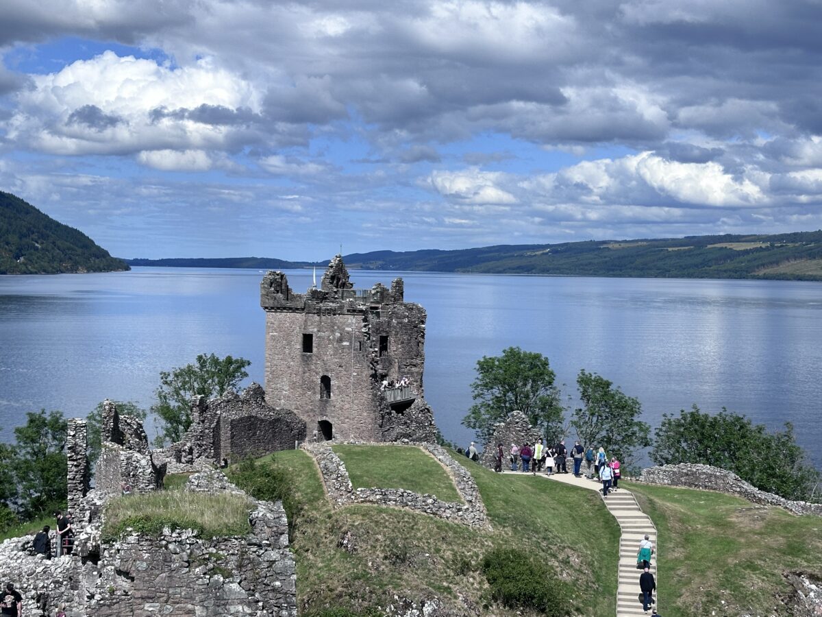 Urquhart Castle bei Loch Ness
