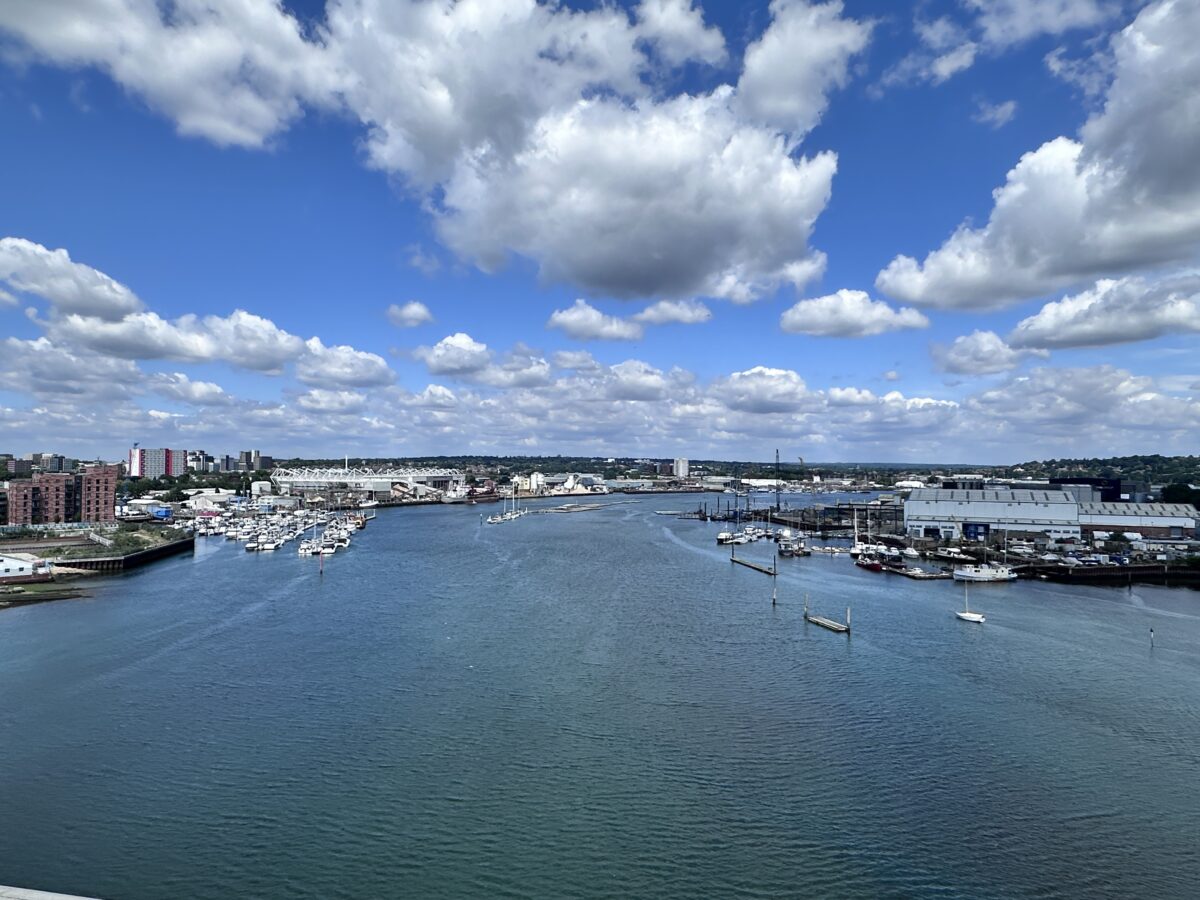 Blick von der Itchen Bridge