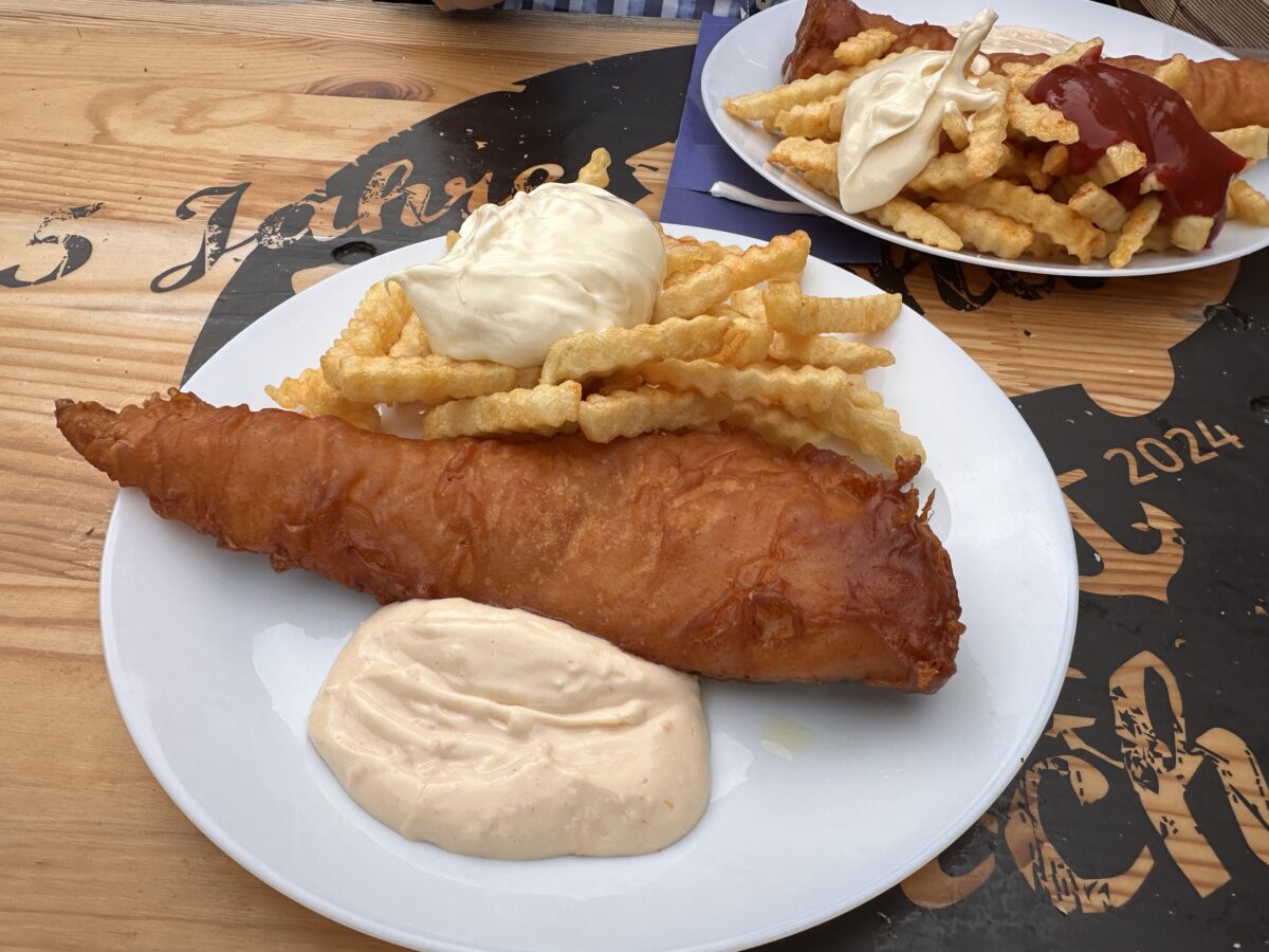 Leckerer Backfisch von Micha's Räucherfisch in Fedderwardersiel