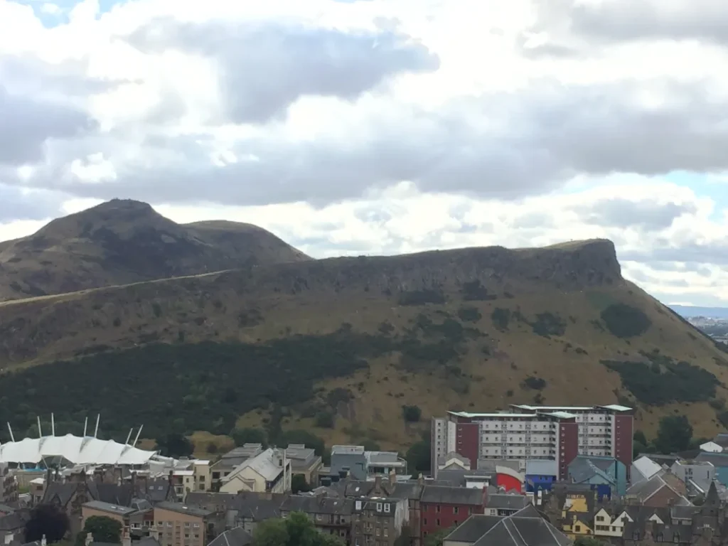 Blick vom Carlton Hill in Richtung Arthur's Seat