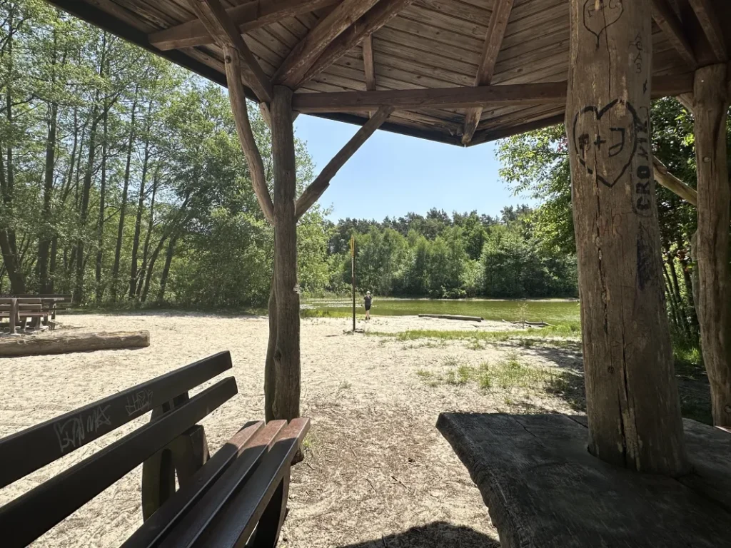 Rastplatz am Feuerlöschteich in den Holmer Sandbergen