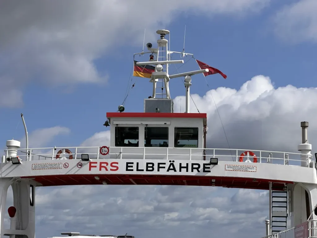 Auf der Elbfähre