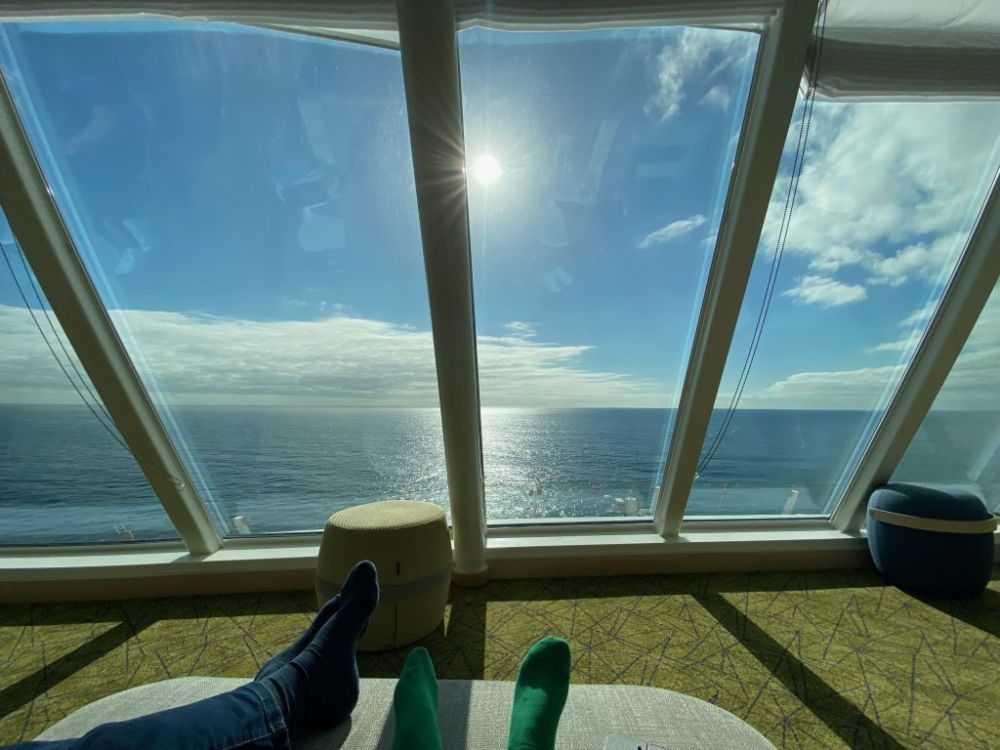 Füße hoch in der Himmels und Meer Lounge