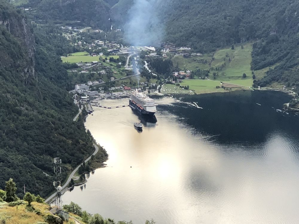 Blick von der Adlerkehre auf Geiranger